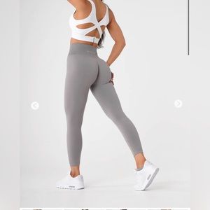 NVGTN Light Grey Solid Seamless Leggings
